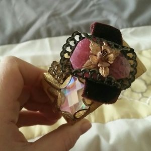 Bracelet cuff